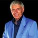  Roger Williams, the virtuoso pianist who topped the Billboard pop chart in the 1950s and played for nine U.S. presidents during a long career, died Saturday. He was 87.