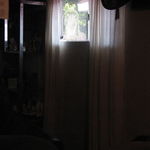 Mi mami se me aparecio en la ventana de la casa, en la sala donde murio...