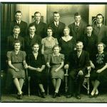Complete Mueller Family-Ray is second from right in the back row.