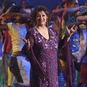 Arabic music diva Warda Aldjazairia, center, performs during a show in Algiers, Algeria, on Monday, 6 July, 2009, inaugurating the second Pan-African Festival.