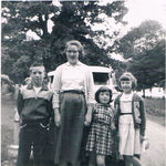 Tom, Carolyn, Sharon, and Sandy Dilyard at home in Ohio
