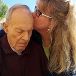 Patsy kissing Papa