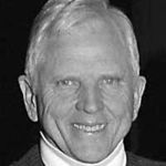 Billionaire Robert Earl Holding, whose business empire included ownership of Sinclair Oil and two world-class ski resorts in the U.S. West, has died at the age of 86. Robert Earl Holding