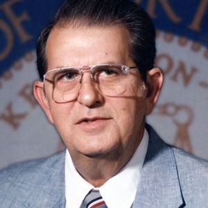 Richard (Dick) W. Shull