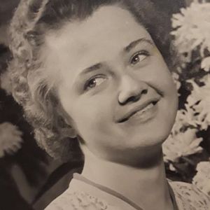 Mrs. Nina Sophia Pinho