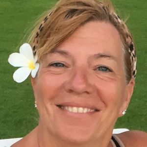 Ilona Sue (Goodman) Newton