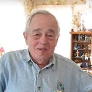 Robert "Bob" Dewey