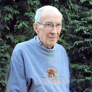 Gilbert John "Gil" Rizor
