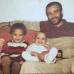 Larry E. Howlett