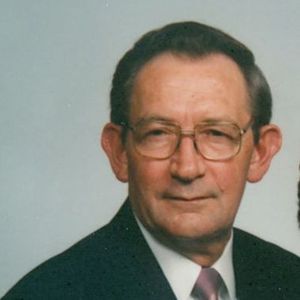 Richard B Lucas
