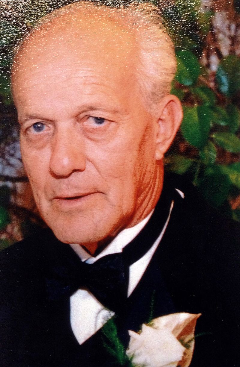 Roger Decker Obituary Orlando, Florida BaldwinFairchild Funeral Home Goldenrod Chapel